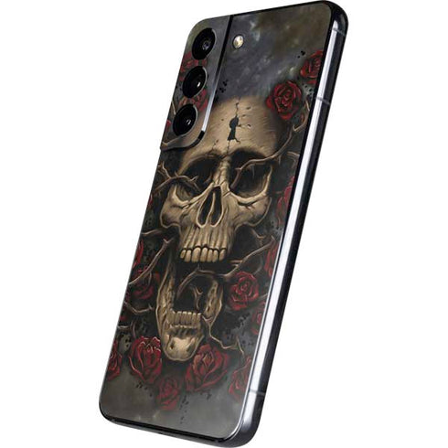 Liquid Blue Skull Entwined with Roses Galaxy S22 Skin