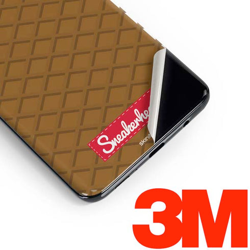 Sneakerhead Gold Pattern Galaxy S10 Skin