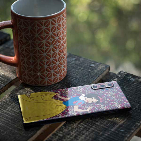 Disney Snow White Character with Floral Pattern Galaxy Note 10 Plus Skin