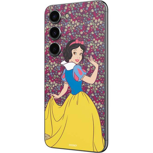 Disney Snow White Character with Floral Pattern Galaxy S23 Skin