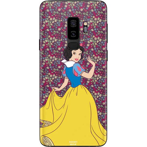 Disney Snow White Character with Floral Pattern Galaxy S9 Plus Skin