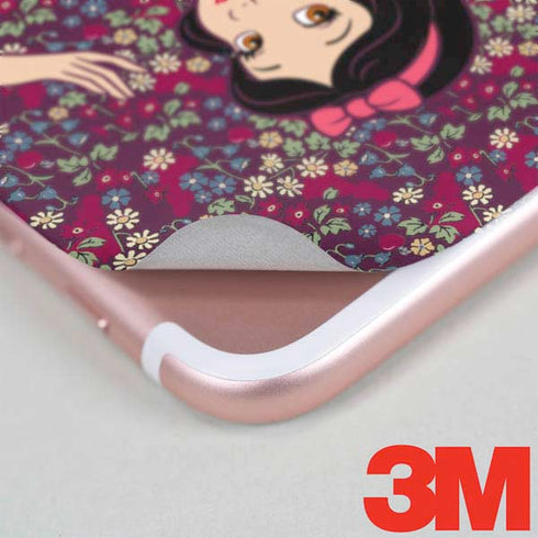 Disney Snow White Character with Floral Pattern iPhone 8 Skin