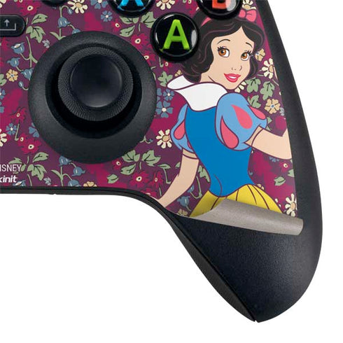 Disney Snow White Character with Floral Pattern Xbox Series X Bundle Skin