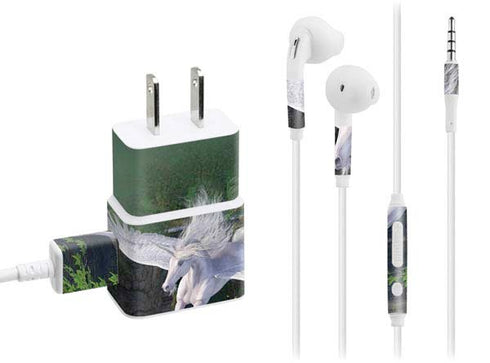 Laurie Prindle Soaring Pegasus Phone Charger Skin