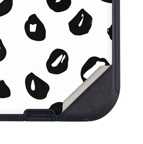 Spotted Otterbox Defender iPhone Skin