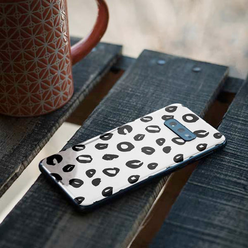Spotted Animal Print Galaxy S10e Skin