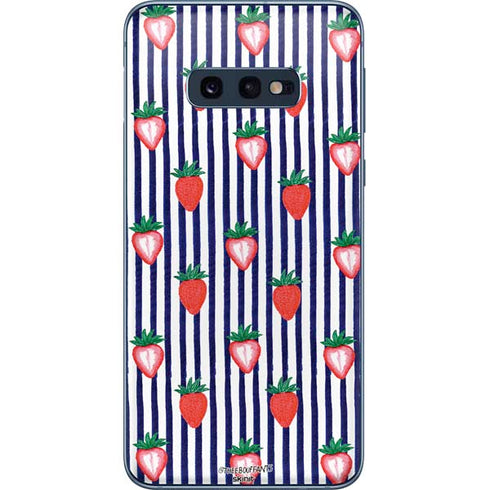Bouffants and Broken Hearts Strawberries and Stripes Galaxy S10e Skin