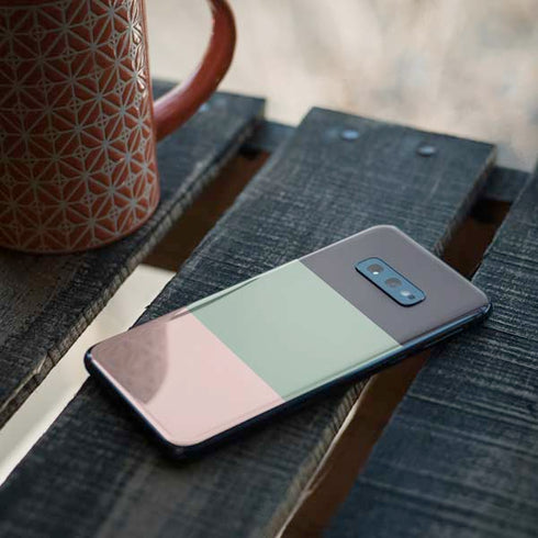 Striped Spring Colors Galaxy S10e Skin
