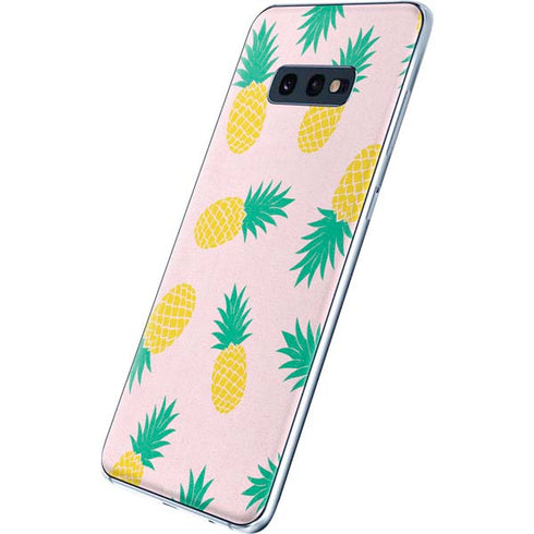 Summer Pineapples Galaxy S10e Skin