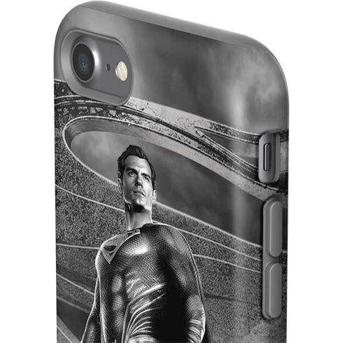 The Justice League (2017) Superman Poster iPhone SE (2nd & 3rd Gen) Pro Case