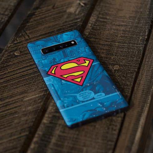 DC Comics Superman Logo Background Pattern Galaxy S10 Plus Skin