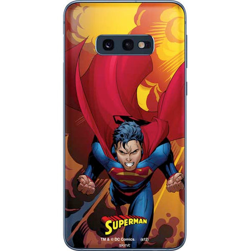 DC Comics Superman Action Flying Pose Galaxy S10e Skin