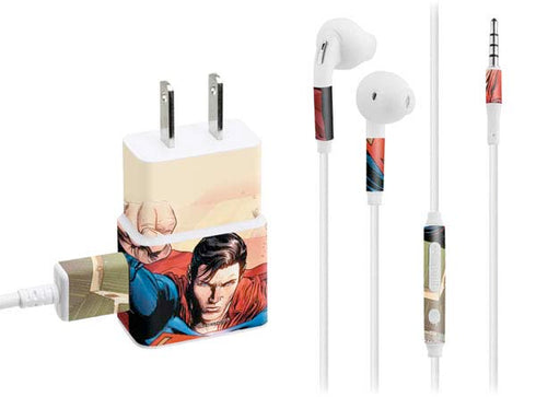 DC Comics Superman Flying Pose Action Comics #957 Art by Patch Zircher Phone Charger Skin