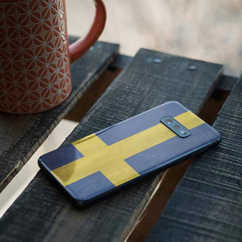 Sweden Flag Distressed Galaxy S10e Skin