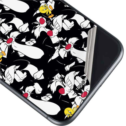 Looney Tunes Sylvester and Tweety Super Sized iPhone 11 Skin