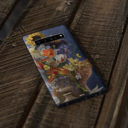 Tabby Cat with Flowers by Nene Thomas Galaxy S10 Plus Skin