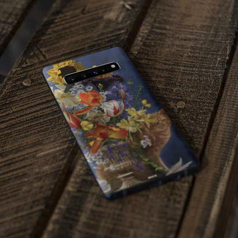 Tabby Cat with Flowers by Nene Thomas Galaxy S10 Skin