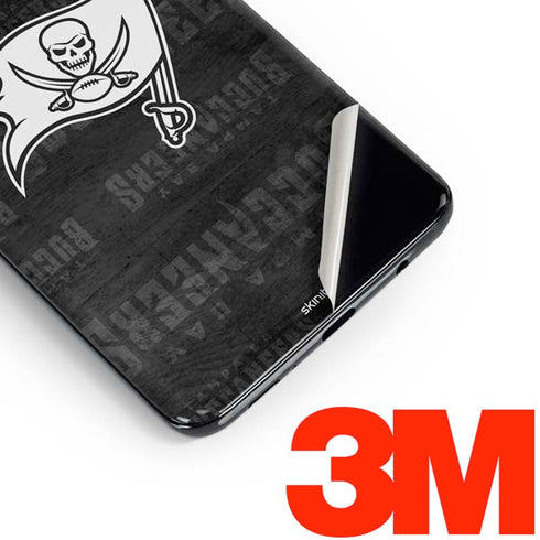 NFL Tampa Bay Buccaneers Black & White Galaxy S10e Skin