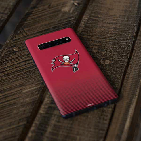 NFL Tampa Bay Buccaneers Breakaway Galaxy S10 Skin