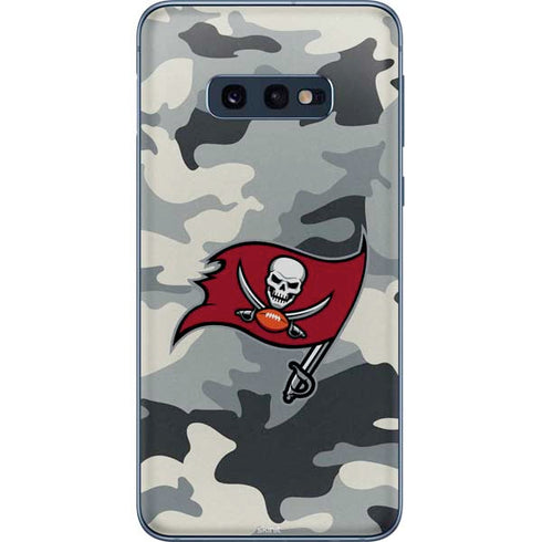 NFL Tampa Bay Buccaneers Camo Galaxy S10e Skin