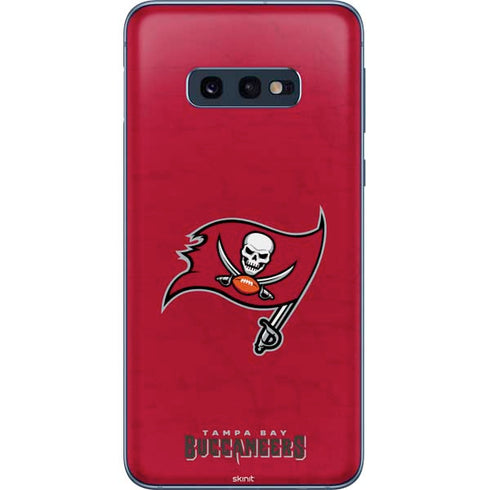 NFL Tampa Bay Buccaneers Distressed Galaxy S10e Skin