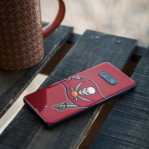 NFL Tampa Bay Buccaneers Large Logo Galaxy S10e Skin