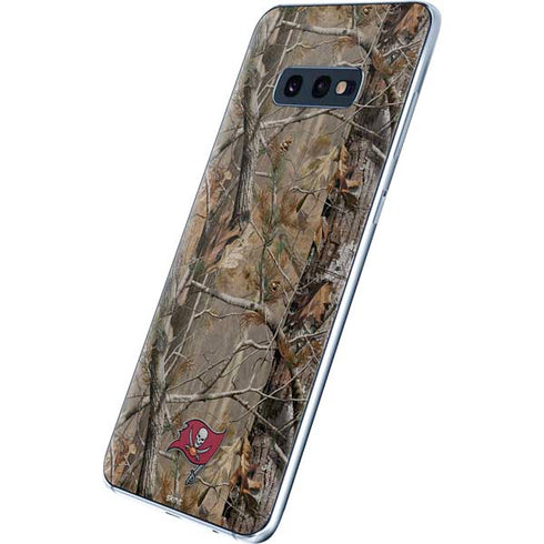NFL Tampa Bay Buccaneers Realtree AP Camo Galaxy S10e Skin