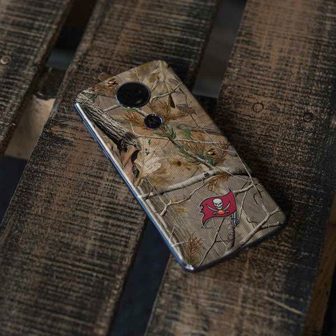 NFL Tampa Bay Buccaneers Realtree AP Camo Moto E5 Plus Skin