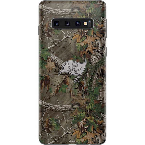 NFL Tampa Bay Buccaneers Realtree Xtra Green Camo Galaxy S10 Skin