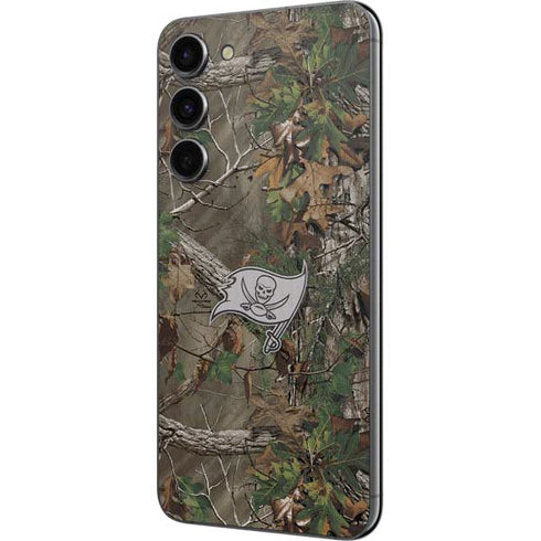 NFL Tampa Bay Buccaneers Realtree Xtra Green Camo Galaxy S23 Plus Skin
