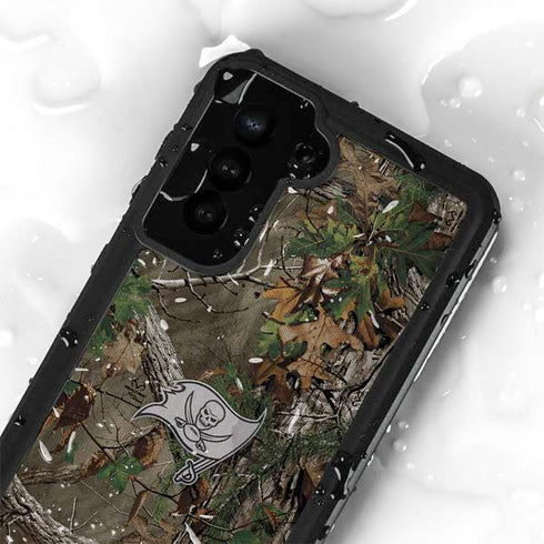 NFL Tampa Bay Buccaneers Realtree Xtra Green Camo Galaxy S23 Waterproof Case