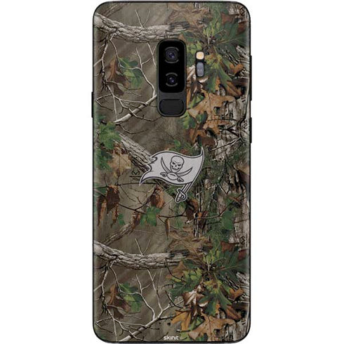 NFL Tampa Bay Buccaneers Realtree Xtra Green Camo Galaxy S9 Plus Skin