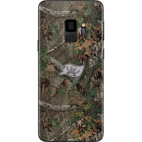 NFL Tampa Bay Buccaneers Realtree Xtra Green Camo Galaxy S9 Skin