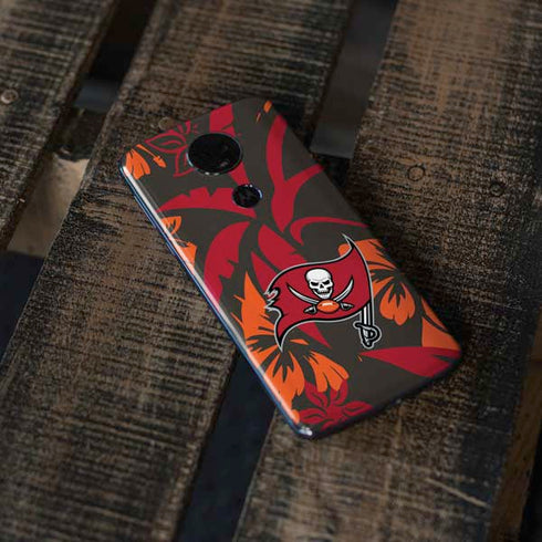 NFL Tampa Bay Buccaneers Tropical Print Moto E5 Plus Skin
