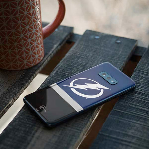 NHL Tampa Bay Lightning Alternate Jersey Galaxy S10e Skin