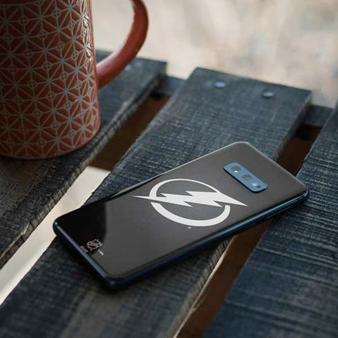 NHL Tampa Bay Lightning Black Background Galaxy S10e Skin