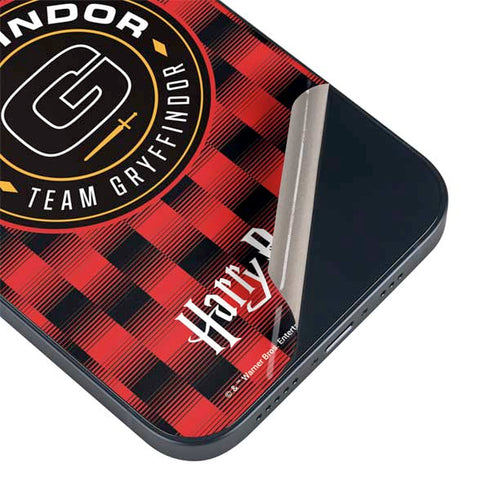 Wizarding Worlds Harry Potter Team Gryffindor iPhone 15 Skin