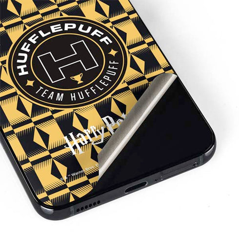 Wizarding Worlds Harry Potter Team Hufflepuff Galaxy S22 Plus Skin