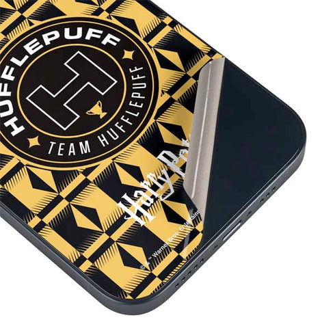 Wizarding Worlds Harry Potter Team Hufflepuff iPhone 15 Plus Skin