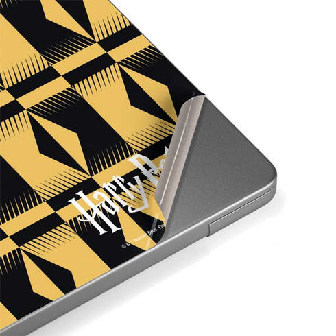 Wizarding Worlds Harry Potter Team Hufflepuff MacBook Pro 14in (2021-24) Skin
