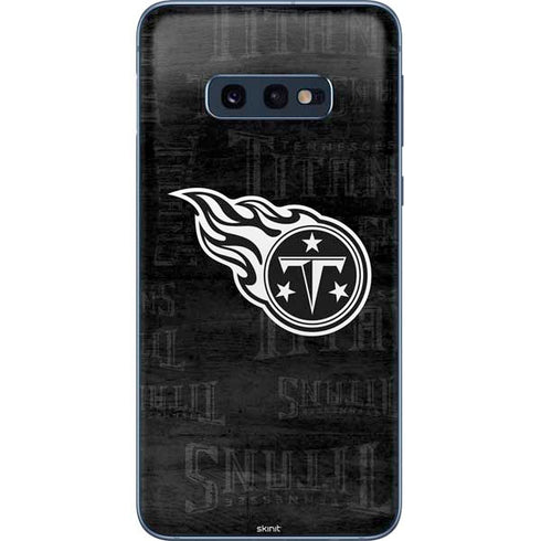 NFL Tennessee Titans Black & White Galaxy S10e Skin