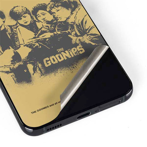 Warner Bros The Goonies (1985) The Goonies Cast Galaxy S22 Plus Skin