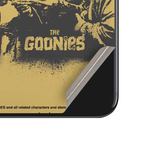 Warner Bros The Goonies (1985) The Goonies Cast iPhone SE (2nd & 3rd Gen) Skin