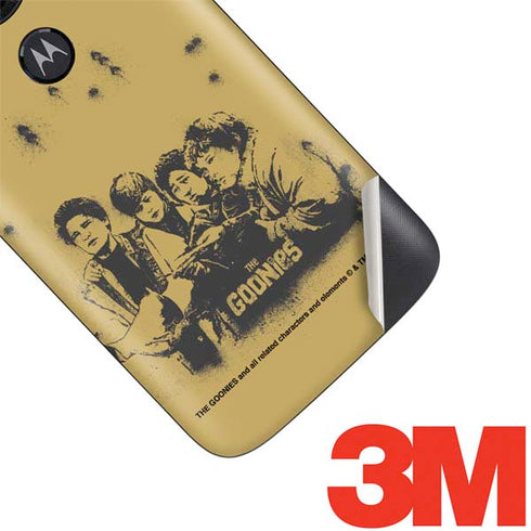 Warner Bros The Goonies (1985) The Goonies Cast Moto E5 Play Skin