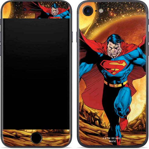 DC Comics Superman Action Pose Art By Jim Lee iPhone SE (2nd & 3rd Gen) Skin
