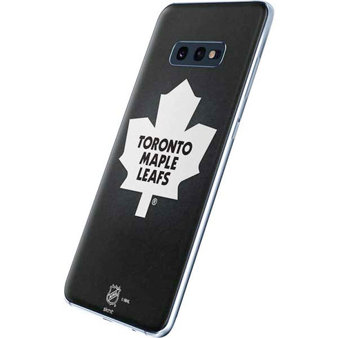NHL Toronto Maple Leafs Black Background Galaxy S10e Skin