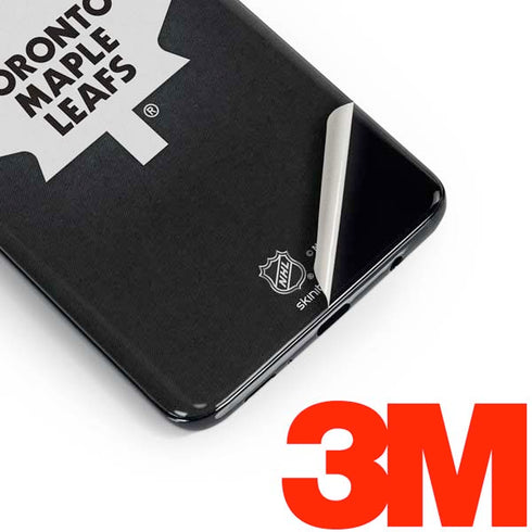 NHL Toronto Maple Leafs Black Background Galaxy S10e Skin