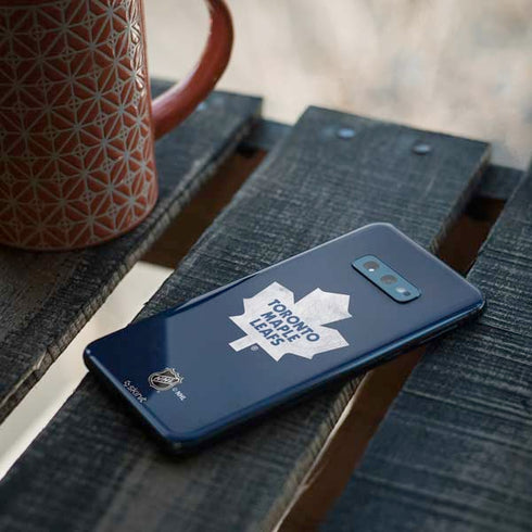 NHL Toronto Maple Leafs Distressed Galaxy S10e Skin