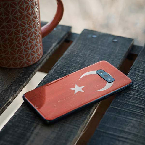 Turkish Flag Distressed Galaxy S10e Skin