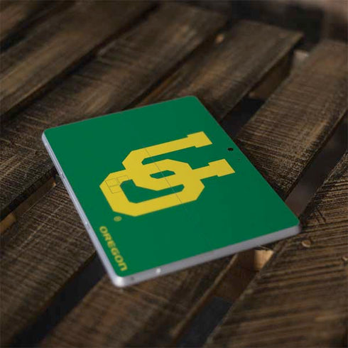 University of Oregon UO on Green Surface Go Skin